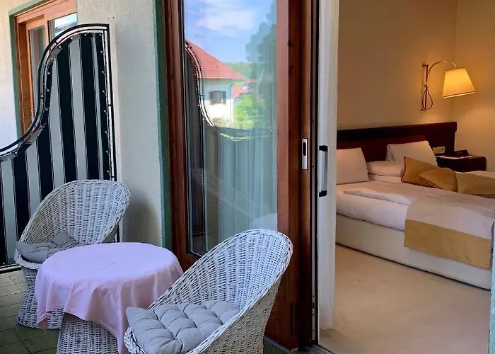 Dietrichsteinerhof & Aparthotel 4*