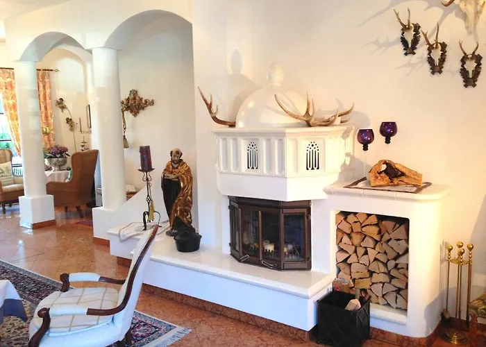 Dietrichsteinerhof & Aparthotel 4*